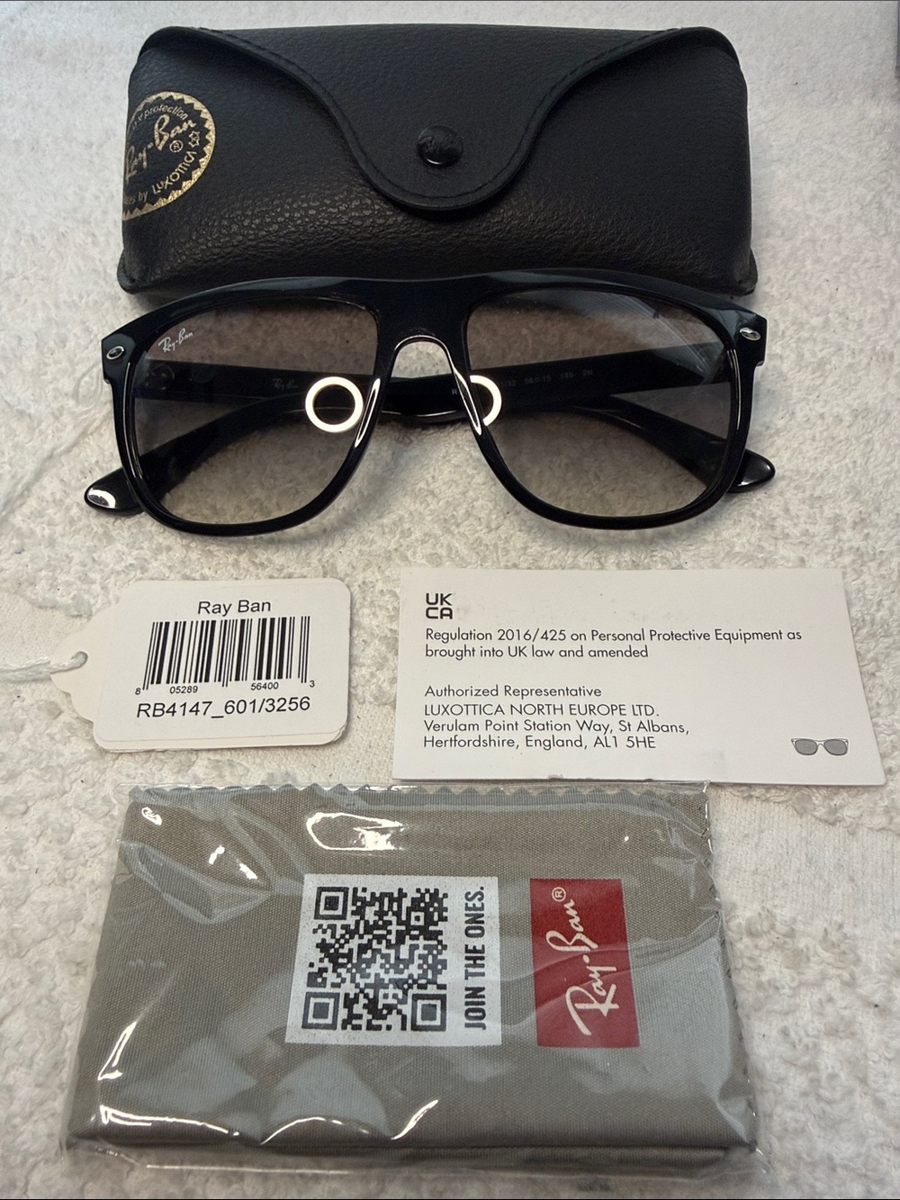 Authentic Ray-Ban RB 4147 601/32 Black Plastic Sport Sunglasses Grey Gradient